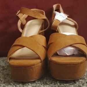 JustFab Tina Crossover Camel Size 8 Dress Sandals